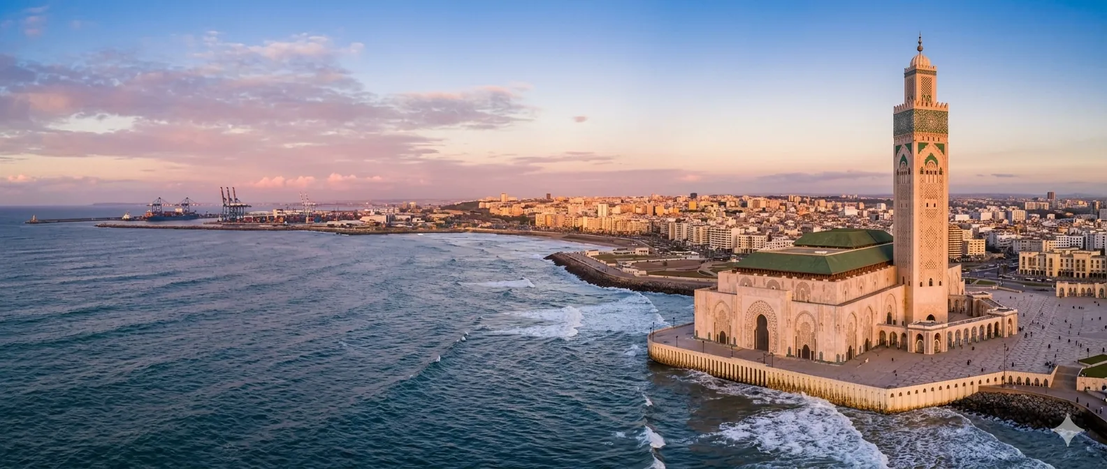 Casablanca, vue de la Corniche et de la Mosquée Hassan II