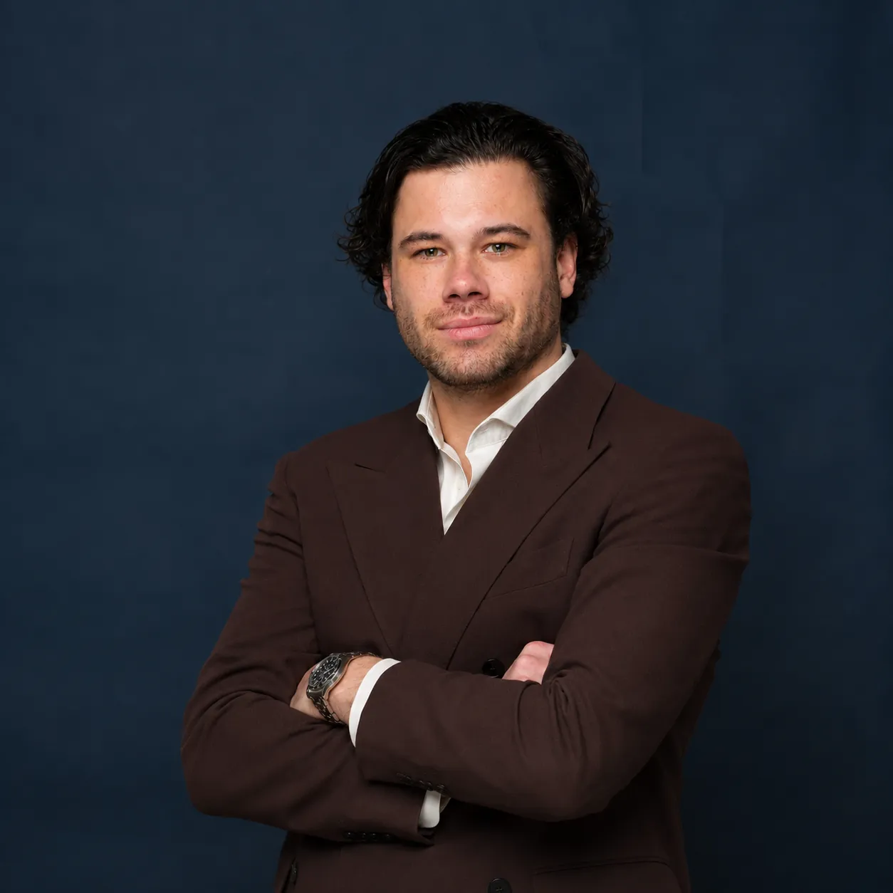 Enzo, Business Manager