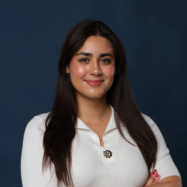 Salma, Business Manager